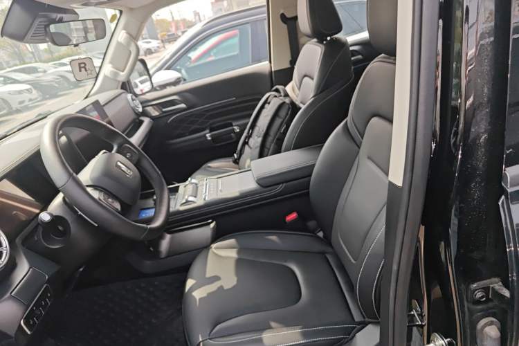 Used Tank 300 2025 2.0T Conqueror Left Front Seat