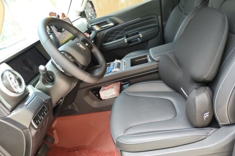 Used Tank 300 2025 2.0T Conqueror Left Front Seat