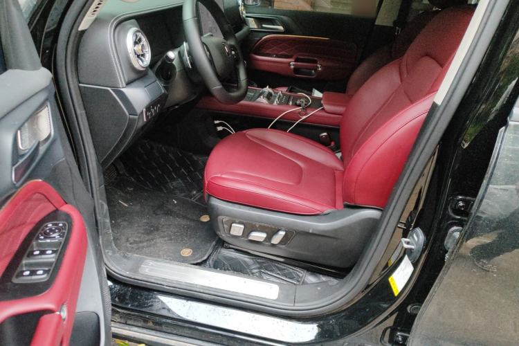 Used Tank 300 2025 2.0T Conqueror Left Front Seat