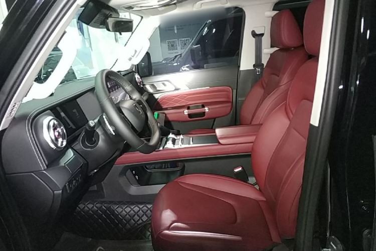Used Tank 300 2025 2.0T Challenger Left Front Seat
