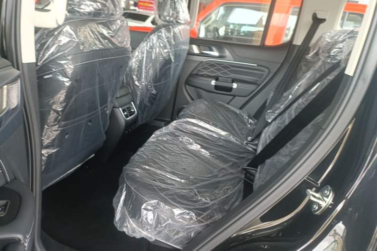 Used Tank 300 2025 2.0T Conqueror Left Rear Seat