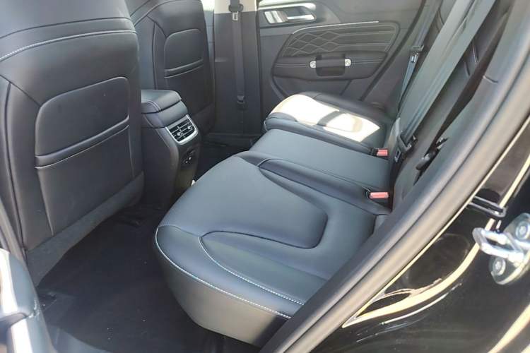 Used Tank 300 2025 2.0T Conqueror Left Rear Seat
