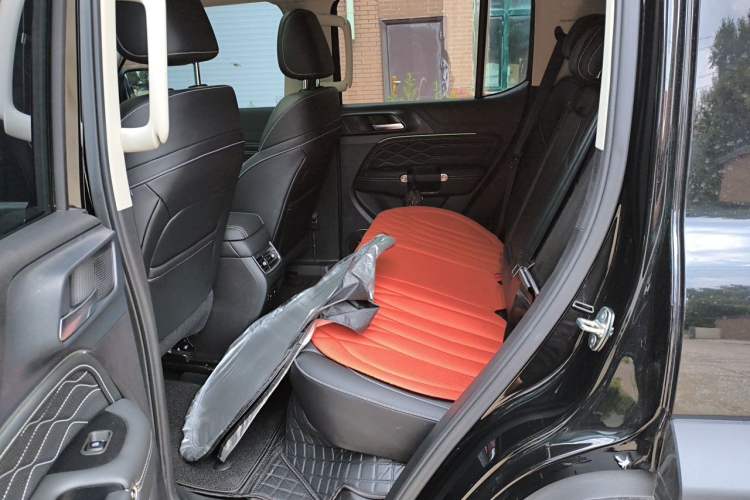 Used Tank 300 2025 2.0T Challenger Left Rear Seat