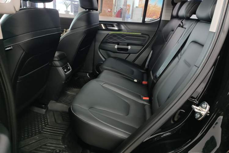 Used Tank 300 2025 2.0T Conqueror Left Rear Seat
