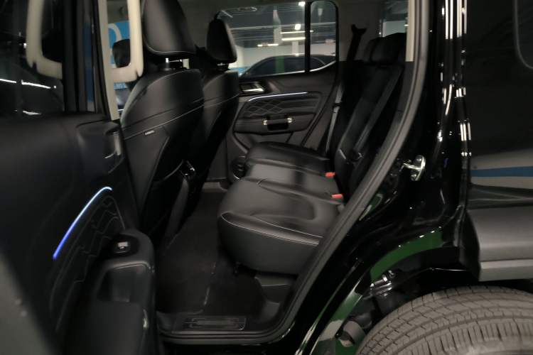 Used Tank 300 2025 2.0T Conqueror Left Rear Seat