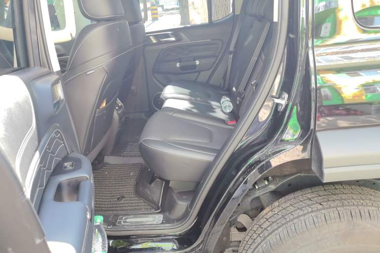 Used Tank 300 2025 2.0T Conqueror Left Rear Seat