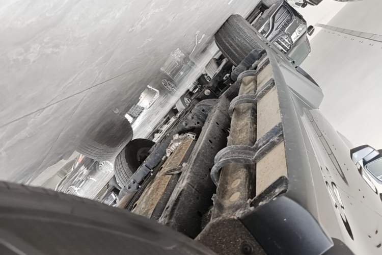 Used Tank 300 2025 2.0T Conqueror Left Side Sill