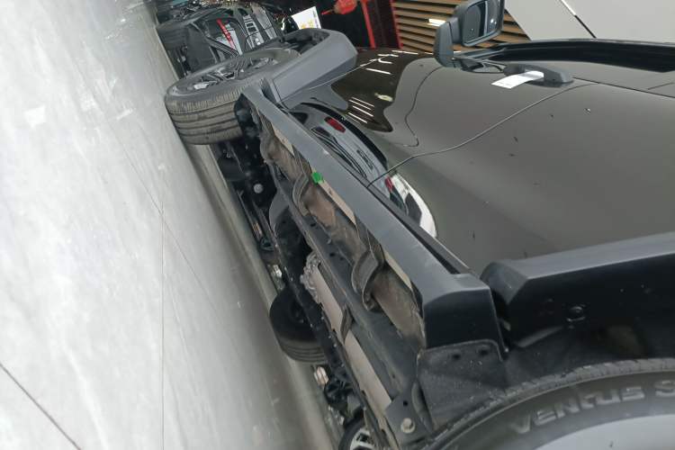 Used Tank 300 2025 2.4T Diesel Version Left Side Sill