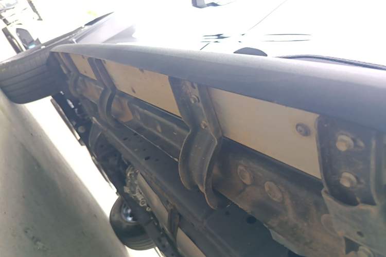Used Tank 300 2025 2.4T Diesel Version Left Side Sill