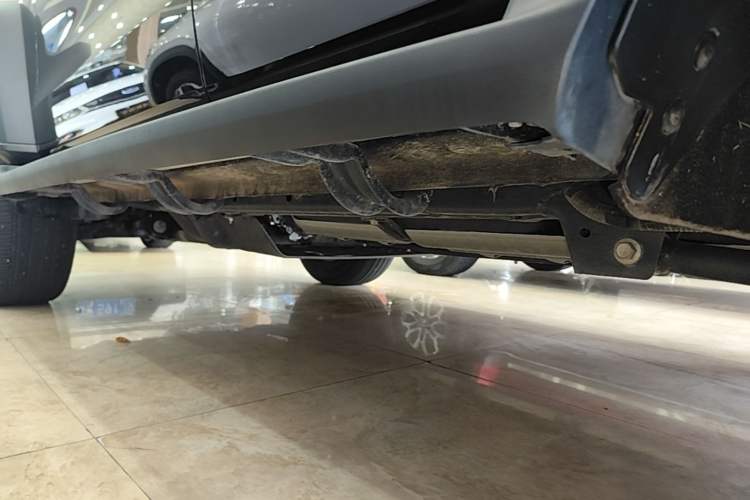 Used Tank 300 2025 2.0T Conqueror Left Side Sill