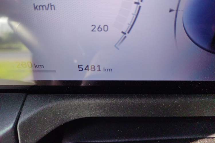 Used Tank 300 2025 2.0T Challenger Odometer Close Up