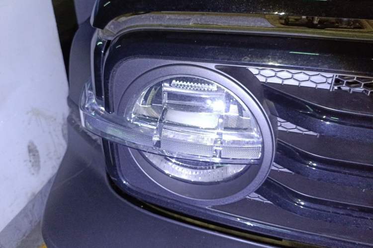 Used Tank 300 2025 2.0T Challenger Right Front Headlight