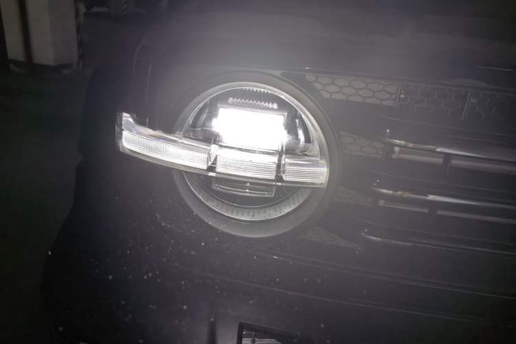 Used Tank 300 2025 2.0T Conqueror Right Front Headlight