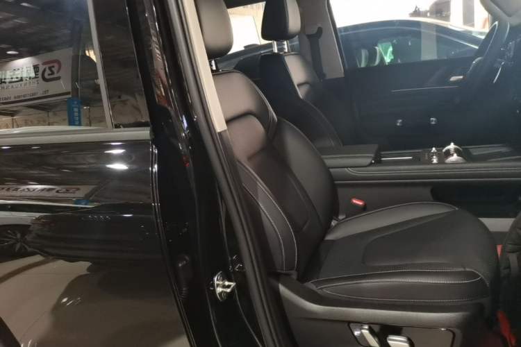 Used Tank 300 2025 2.0T Conqueror Right Front Seat
