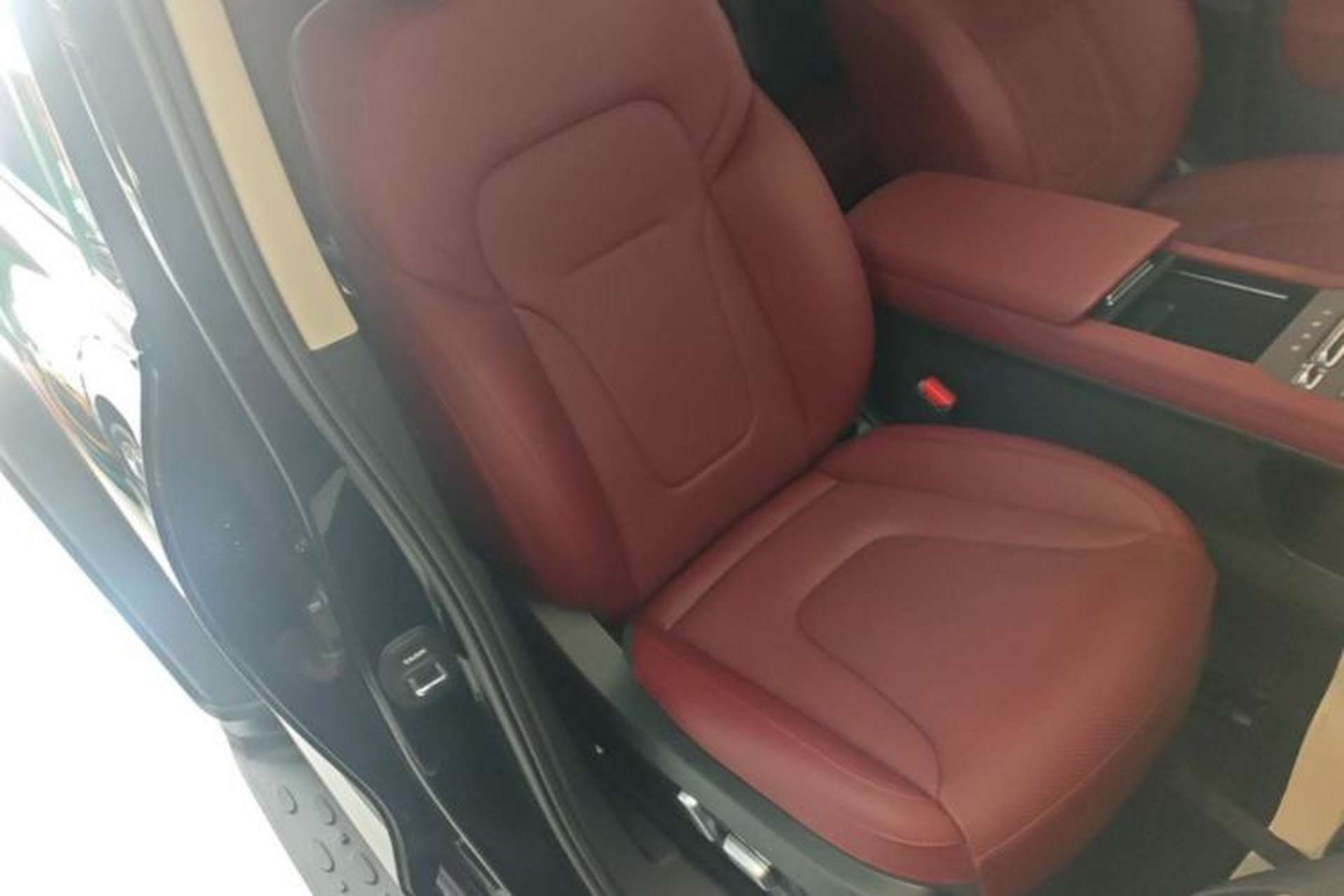 Used Tank 300 2025 2.0T Conqueror Right Front Seat