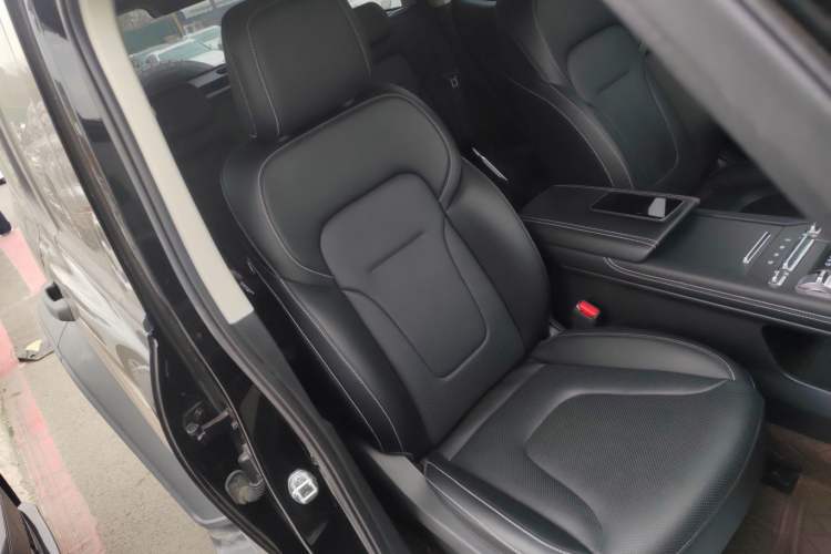 Used Tank 300 2025 2.4T Diesel Version Right Front Seat