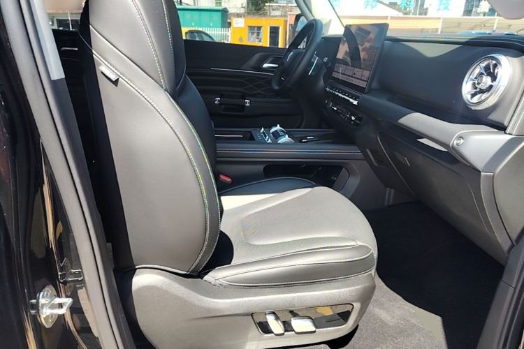 Used Tank 300 2025 2.0T Conqueror Right Front Seat