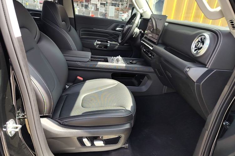 Used Tank 300 2025 2.0T Conqueror Right Front Seat