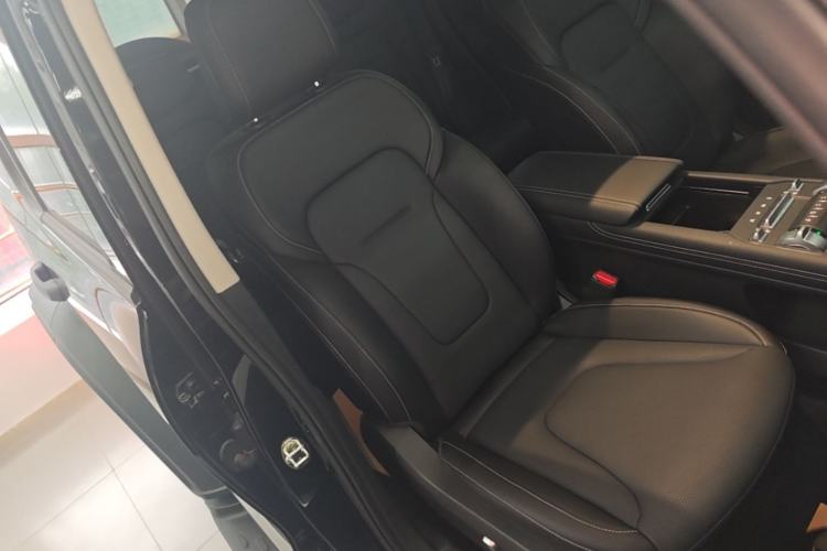 Used Tank 300 2025 2.0T Conqueror Right Front Seat
