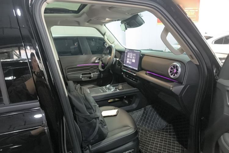 Used Tank 300 2025 2.0T Challenger Right Front Seat