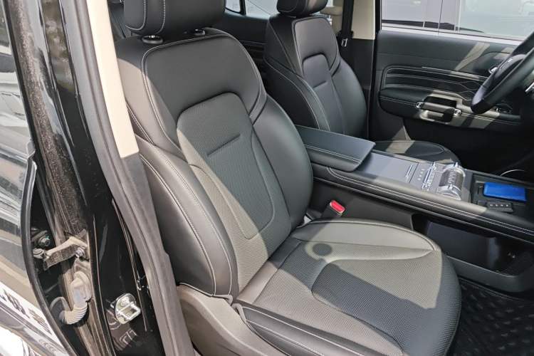 Used Tank 300 2025 2.0T Conqueror Right Front Seat