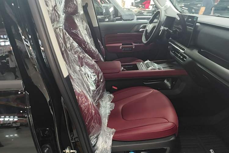 Used Tank 300 2025 2.0T Conqueror Right Front Seat