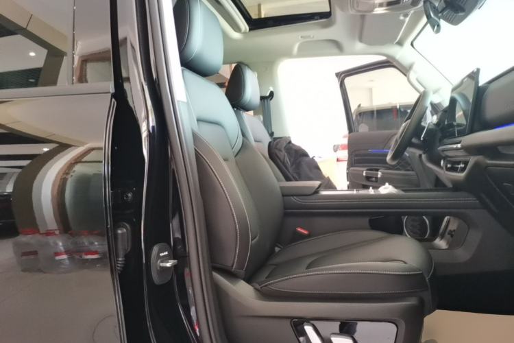 Used Tank 300 2025 2.0T Conqueror Right Front Seat
