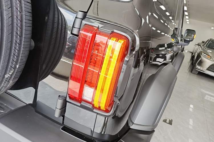 Used Tank 300 2025 2.0T Conqueror Right Rear Taillight