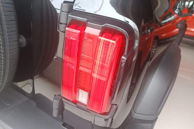 Used Tank 300 2025 2.0T Conqueror Right Rear Taillight