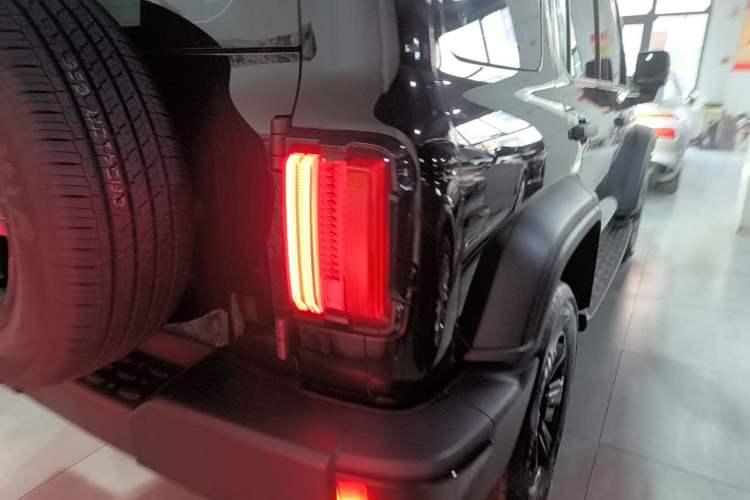 Used Tank 300 2025 2.0T Challenger Right Rear Taillight