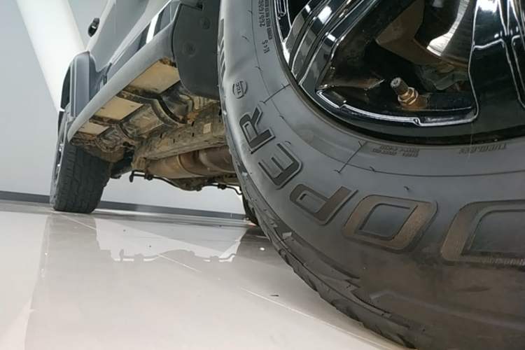Used Tank 300 2025 2.0T Conqueror Right Side Sill