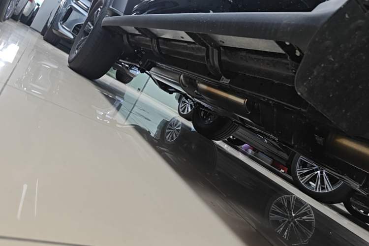 Used Tank 300 2025 2.0T Challenger Right Side Sill
