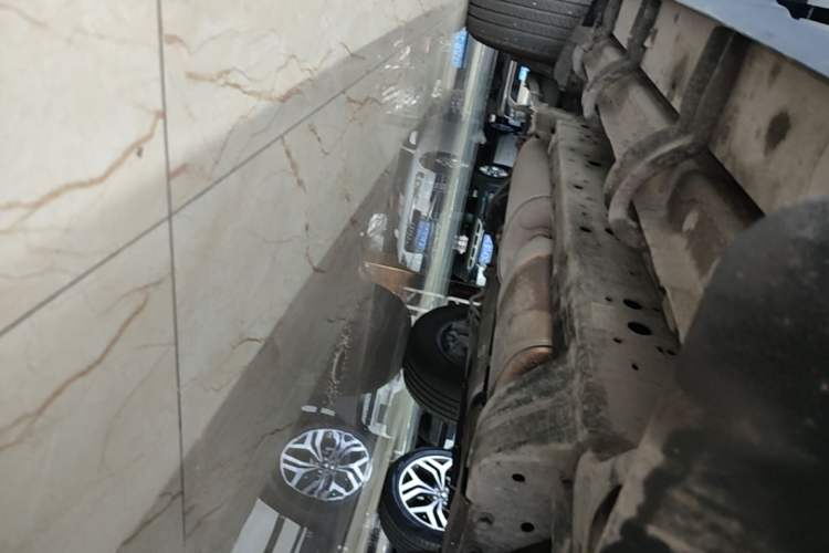 Used Tank 300 2025 2.0T Conqueror Right Side Sill