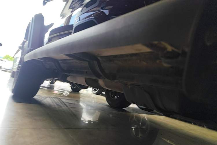 Used Tank 300 2025 2.0T Conqueror Right Side Sill