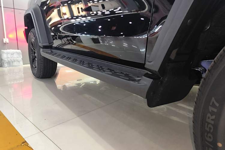 Used Tank 300 2025 2.0T Conqueror Right Side Sill