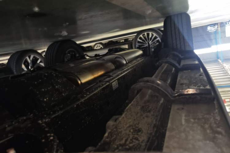 Used Tank 300 2025 2.0T Conqueror Right Side Sill