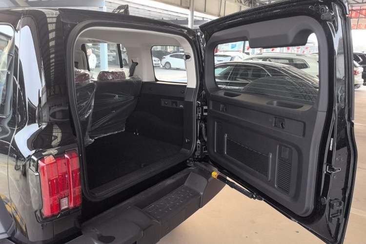 Used Tank 300 2025 2.0T Conqueror Trunk