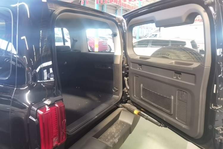 Used Tank 300 2025 2.0T Conqueror Trunk