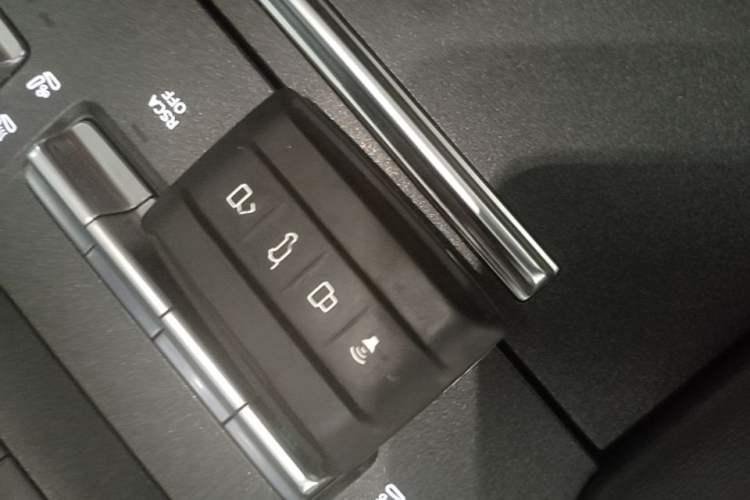 Used Tank 300 2025 2.4T Diesel Version Vehicle Key