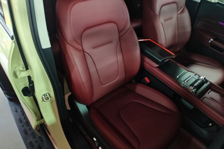 Used Tank 300 2025 2.0T Conqueror Right Front Seat