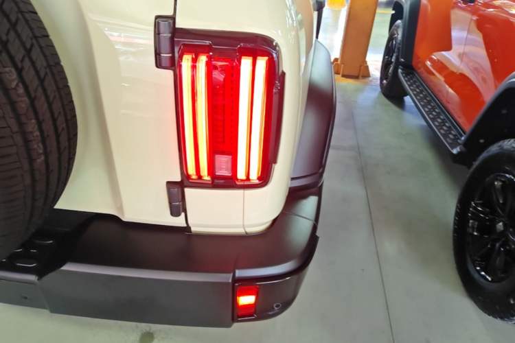 Used Tank 300 2025 2.0T Conqueror Right Rear Taillight