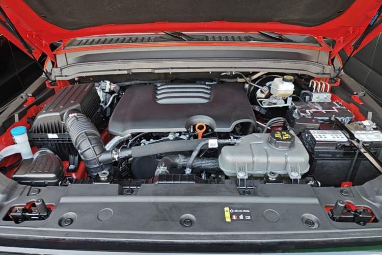 Used Tank 300 2025 2.0T Conqueror Engine Bay