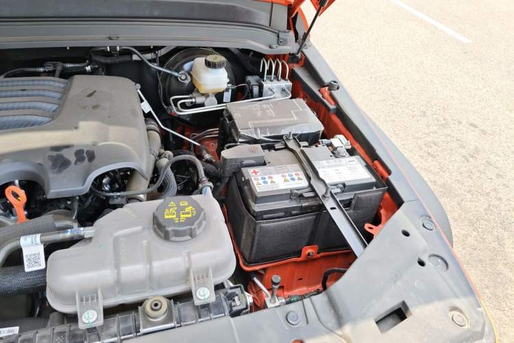 Used Tank 300 2025 2.0T Conqueror Engine Bay Left
