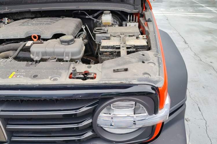 Used Tank 300 2025 2.0T Challenger Engine Bay Left