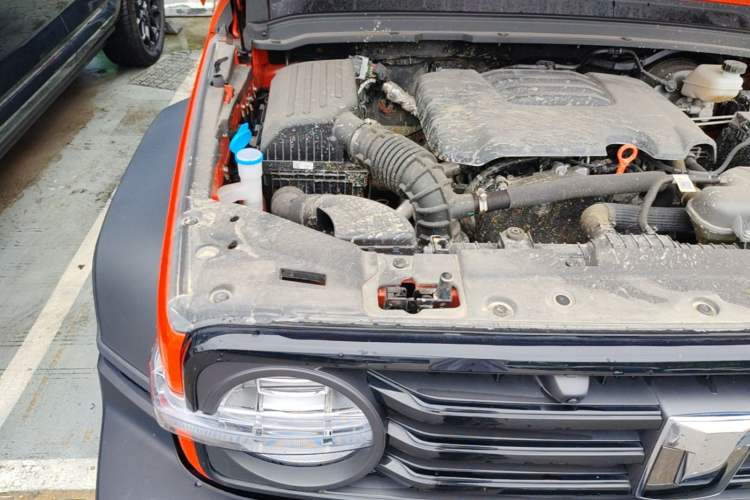 Used Tank 300 2025 2.0T Challenger Engine Bay Right