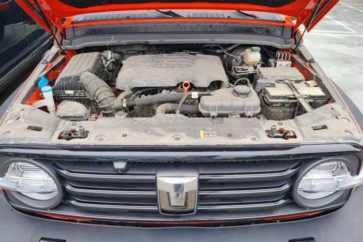Used Tank 300 2025 2.0T Challenger Engine Bay