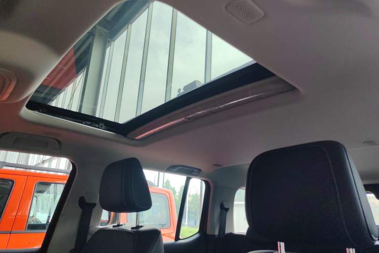 Used Tank 300 2025 2.0T Conqueror Headliner