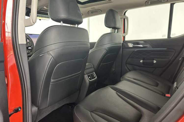 Used Tank 300 2025 2.0T Conqueror Interior 2