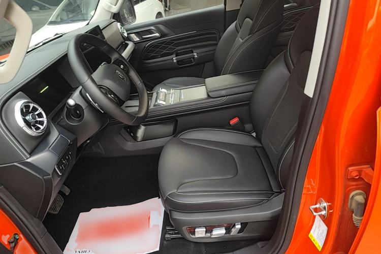 Used Tank 300 2025 2.0T Conqueror Left Front Seat