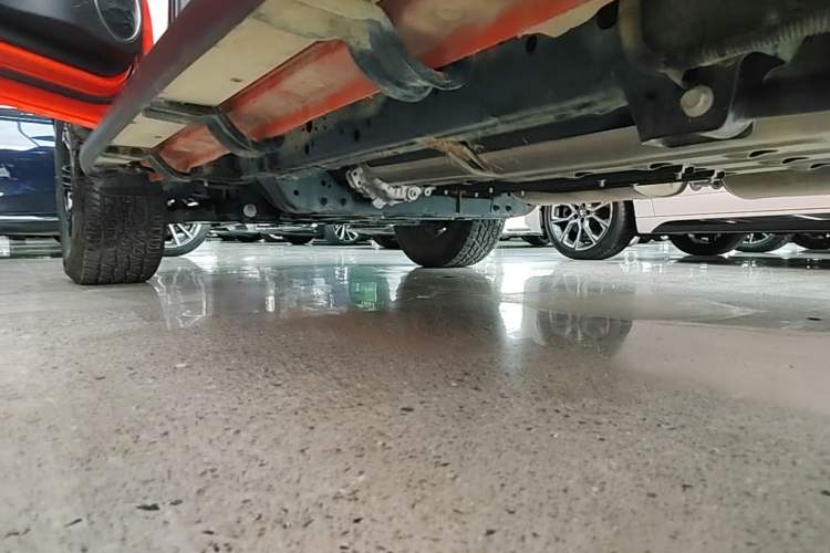 Used Tank 300 2025 2.0T Conqueror Left Side Sill